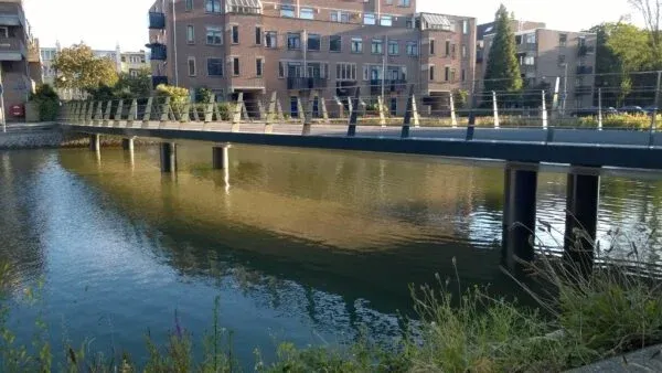 De Koning_betonnen-brug-1024x577-1-600x338