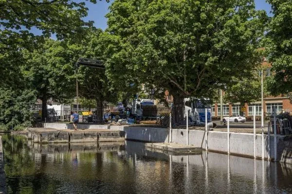 De Koning_Vervanging-Kademuur-Lijnbaan-Den-Haag-5-600x400