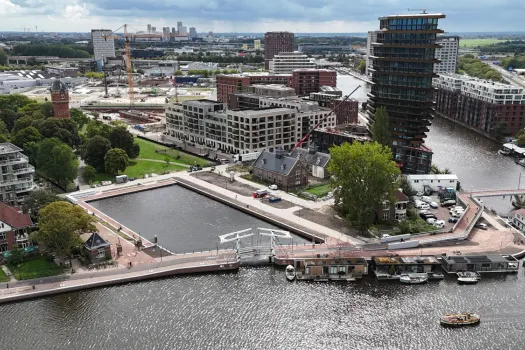 Gebr. De Koning_oplevering kade Overamstel Amsterdam