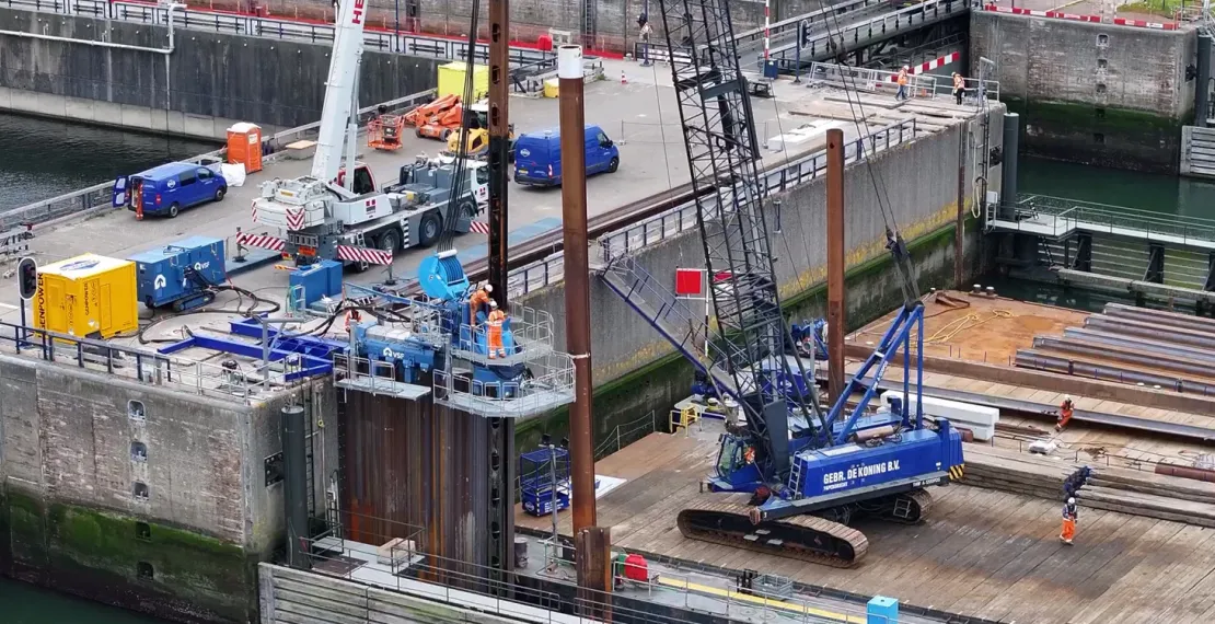 Krammersluizen damwand bouwkuip De Koning_01