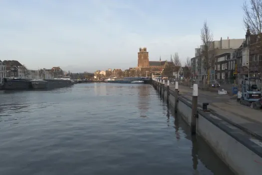 Project opgeleverd- kadeherstel Achterhakkers in Dordrecht