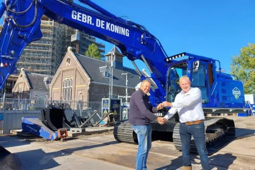Sleuteloverdracht SANY SY215E op project AK2 Amsterdam _1